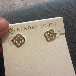 Kendra scott gold stud earrings
